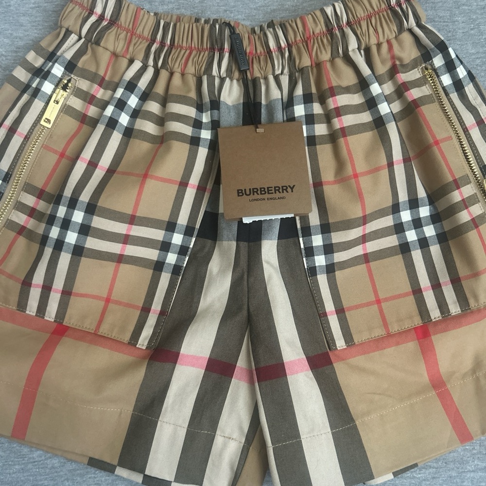 AUTHENTIC BURBERRY NOVA CHECK SIZE 10 Shorts STATEMENT PIECE  RETAIL $300
